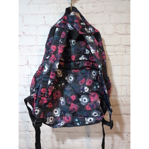 Lug Packable Puddle Jumper Backpack Water Color Black Floral Travel - Picture 6 of 8